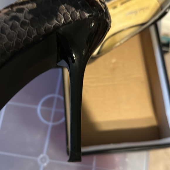 Michael Antonio. Gently worn, but now has defects. Sz. 9. Blk/champagne/lavender - Picture 9 of 9